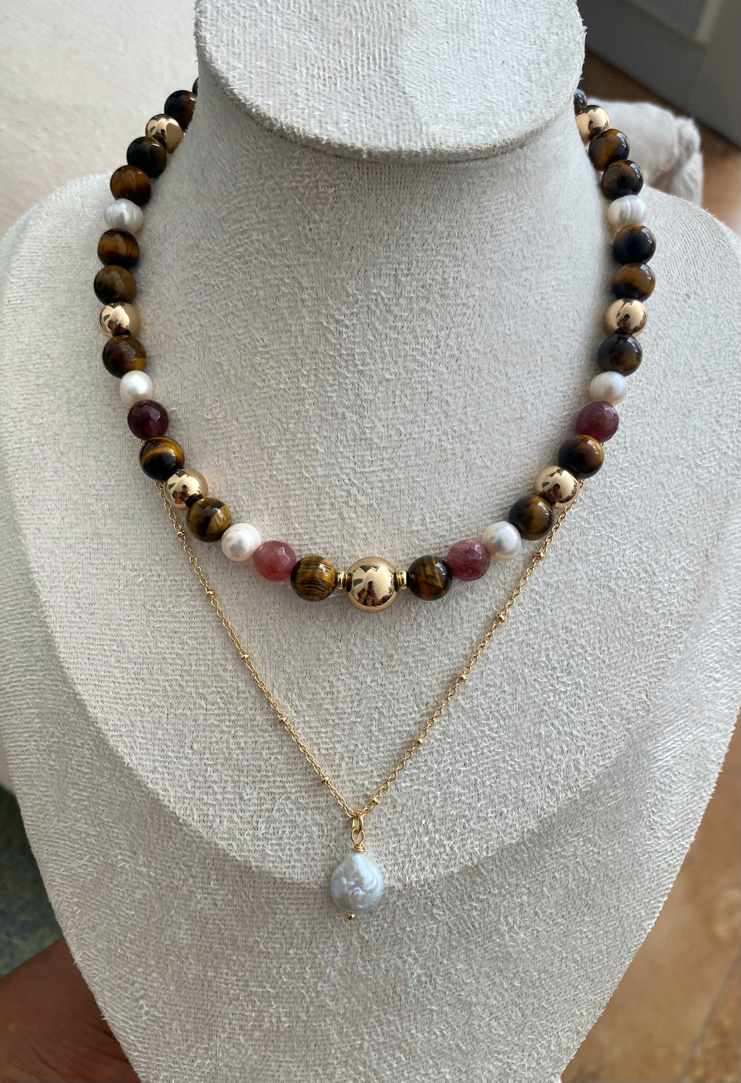 Collar Terra + Solitaria en madre perla.