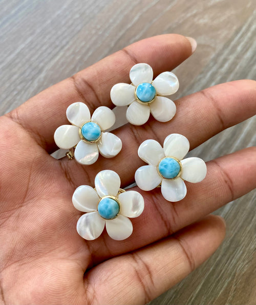 Arete flor Nácar/Larimar