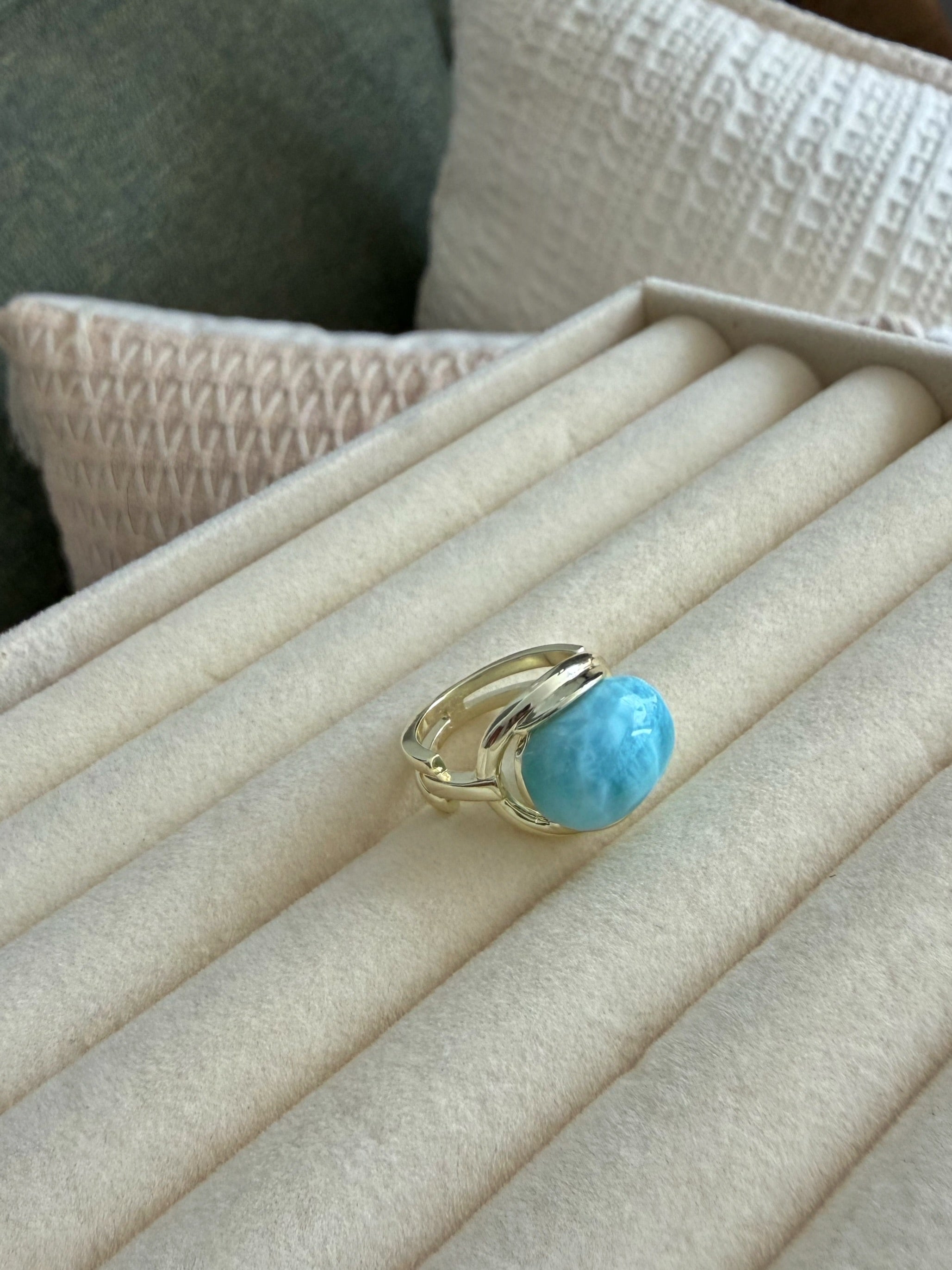 Anillo medio oval
