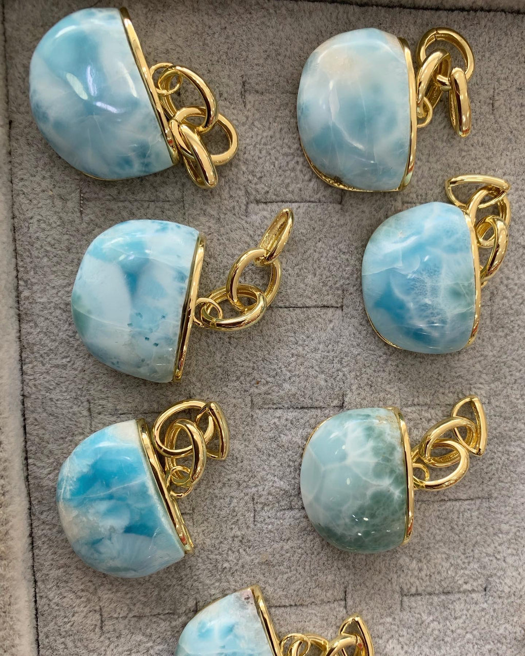 Collar canasta en Larimar.