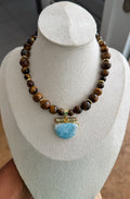 Collar Ojo de tigre + dije media luna en Larimar
